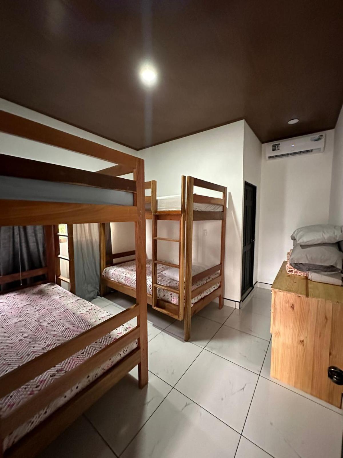 Apartamento Rodriguez Quepos Esterno foto